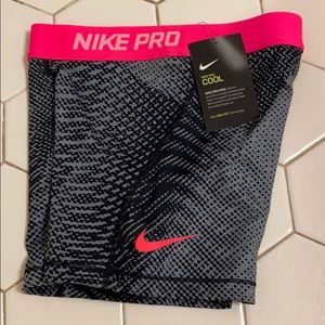 Girls large, patterned nike pros